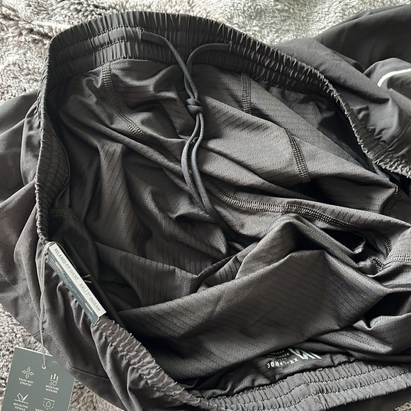 VRST men’s 7’’ shorts NWT size XXL - Picture 4 of 4